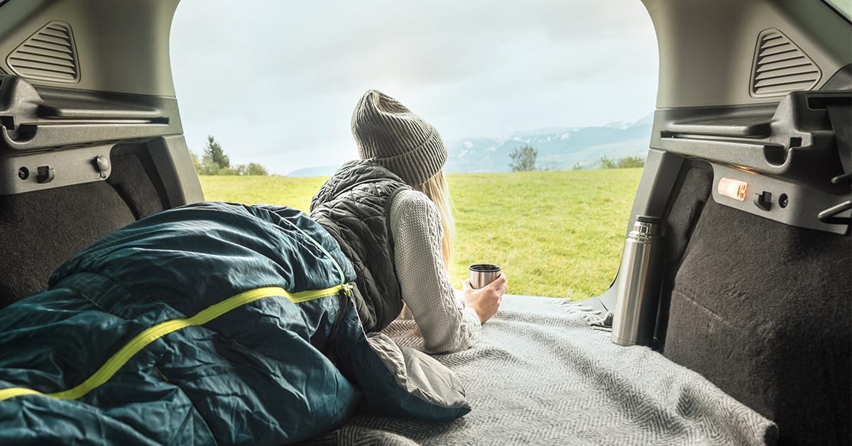 Slapen in je auto, hoe kan het comfortabel? Foto: Shutterstock
