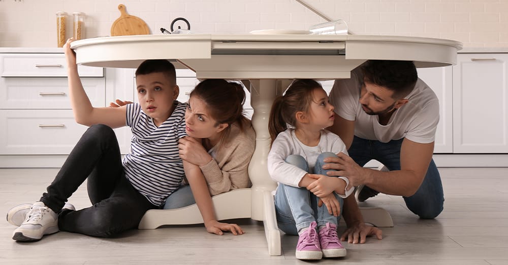 What if your kids are in an emergency? Shutterstock